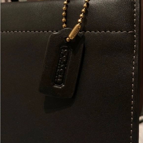 Elegant Coach Black glove-tanned Leather Cashin Mini Tote - Picture 8 of 14